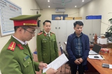 Trạm trưởng trạm kiểm lâm cùng lãnh đạo xã lập ‘khống’ hồ sơ gỗ để bán cho doanh nghiệp