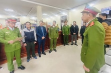 Nghệ An: 13 người thuộc 2 Trung tâm Đăng kiểm bị bắt