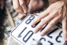 Bộ Công an đề xuất ô tô được lắp 2 biển số kích thước một dài, một ngắn