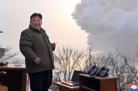 Ông Kim Jong Un ra lệnh Triều Tiên “sẵn sàng toàn diện” cho chiến tranh hạt nhân