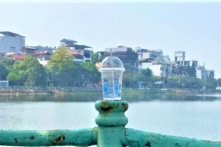 Hàng loạt quả cầu gang trên lan can hồ Tây bị đánh cắp