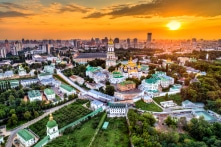 Ukraine: Tổ chức ăn uống trong nhà thờ là trong chiến dịch xóa sổ Giáo hội UOC