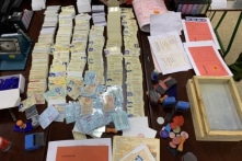 Đôi vợ chồng điều hành đường dây buôn bán giấy tờ giả qua bưu chính suốt 5 năm