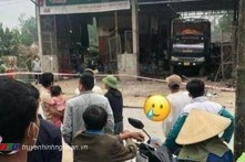 Nghệ An: Nghi cưa bom phát nổ, 6 người thương vong