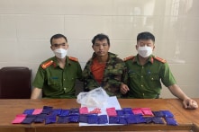 Nghệ An: Nghi phạm buôn ma túy hung hăng dùng dao chống trả khi bị vây bắt