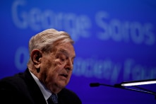 Tỷ phú George Soros trao quyền điều hành đế chế cho con trai 
