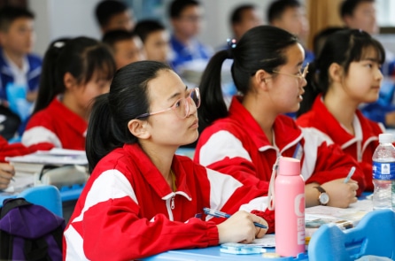 Bài luận “Nếu sống 2.000 năm tuổi, tổ quốc của tôi là ai” xôn xao MXH Trung Quốc