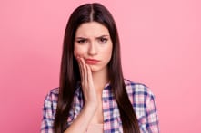 Răng khôn có cần phải nhổ không? Những trường hợp cần lưu ý