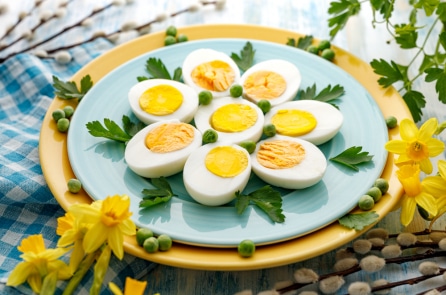 Thường xuyên ăn trứng luộc, bổ dưỡng hay có hại?
