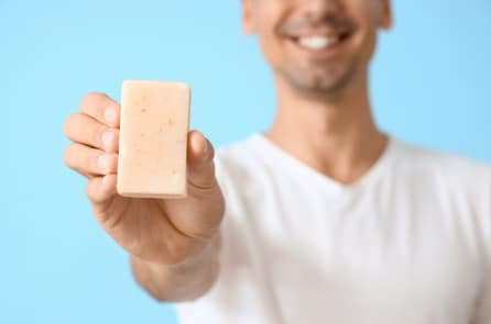 Nghiên cứu: Phát hiện phương pháp biến nhựa đã qua sử dụng thành xà phòng