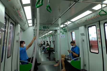 Hà Nội Metro nói gì về việc ‘cấm xe đạp gấp’ gắn pin lithium lên tàu?