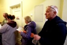 Người Nga thi ngoại ngữ để tránh bị trục xuất khỏi Latvia