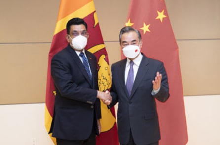 AP: Nợ Trung Quốc đẩy nhiều nước nghèo đến bờ vực sụp đổ