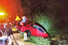 Hà Tĩnh: Ô tô chở 6 người lao xuống hồ, 2 người tử vong