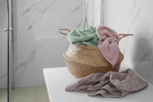 Khăn tắm 3 ngày không giặt chứa nhiều vi khuẩn như ở bồn cầu