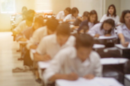 “Căn bệnh giáo dục” và thông điệp đừng lóa mắt bởi hào quang giáo dục