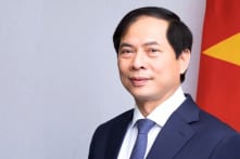 Bộ trưởng Ngoại giao Việt Nam thăm Cộng hòa Pháp và Séc