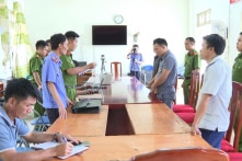 Điện Biên: 2 cán bộ xã chiếm đoạt khoản hỗ trợ tiền điện cho hộ nghèo
