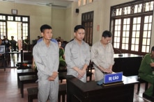 Hải Dương: Tổ chức đánh bạc và đánh bạc, 4 cựu công an và 1 bác sĩ bị tuyên án
