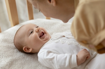 Yêu thương không có giới hạn: Người phụ nữ nhận nuôi con trai vợ cũ của chồng