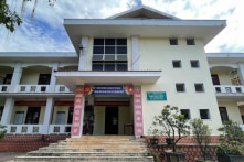 Quảng Bình: Cả UBND xã đi cổ vũ bóng chuyền, không người trực giải quyết giấy tờ cho dân