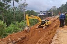 Sạt lở taluy đèo Prenn Đà Lạt: Hai người tử vong