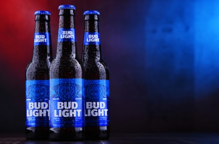 Cuộc chiến của người tiêu dùng Mỹ nhắm vào doanh nghiệp cực tả “thức tỉnh”