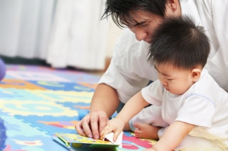 Ngày xưa bố có được ông bà đọc sách cho nghe không?