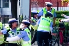 [VIDEO] TQ: Cảnh sát giao thông chửi thề và dọa cho công dân “chết”