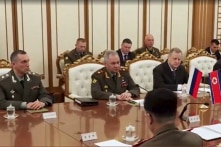 Chủ tịch Triều Tiên Kim Jong Un gặp Bộ trưởng Quốc phòng Nga