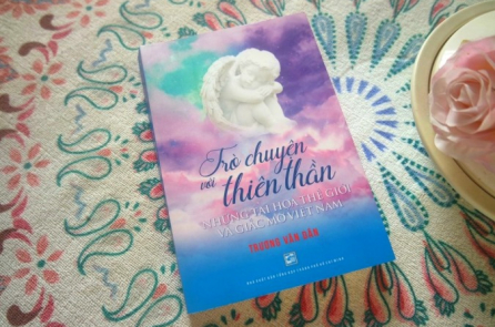 Đọc “Trò chuyện với Thiên thần” – Những tai họa thế giới và giấc mơ Việt Nam