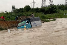 Ba tháng sau khi thông xe, cao tốc Phan Thiết – Dầu Giây ngập trôi xe tải