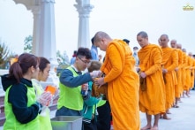 Bộ Tài Chính và Chùa Ba Vàng tranh cãi về việc báo cáo tiền công đức