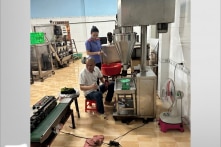 Hai cơ sở nghi sản xuất hàng tấn cà phê bột giả ở TP.HCM và tỉnh Đồng Nai