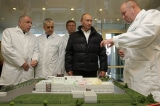 1030px Vladimir Putin tours Yevgeny Prigozhins Concord food catering factory 01