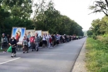 Hàng vạn tín đồ Kitô Ukraine hành hương bắt đầu nhập địa phận Ternopil Oblast