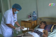 Đắk Nông: Thiếu trang thiết bị, bệnh nhân phải mua găng tay, dao mổ… cho bác sĩ