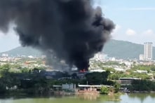 Cháy kho phế liệu ở Vũng Tàu