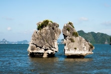 Hòn Trống Mái ở Vịnh Hạ Long có 40 khối nguy cơ trượt lở, đổ lở