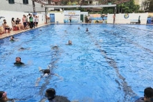 Nghệ An: Nhà trường nói gì về vụ nam sinh bị đuối nước trong bể bơi 