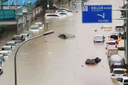 Bão Doksuri làm lộ lớp da lở loét bên trong “áo khoác cường quốc” của Trung Quốc