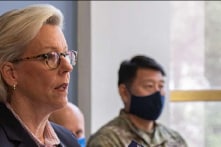 Florida: Thị trưởng thành phố Tampa tìm thấy 70 pound cocaine khi đang câu cá