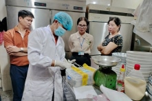 91 người ngộ độc sau khi ăn bánh mì, trong đó có 34 người nước ngoài