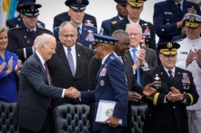 Tướng Milley thôi chức Chủ tịch Hội đồng Tham mưu trưởng Liên quân Mỹ, Tướng Brown lên thay