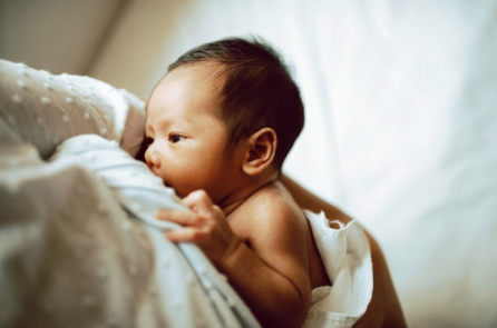 Bú sữa mẹ làm giảm nguy cơ chậm phát triển ở trẻ