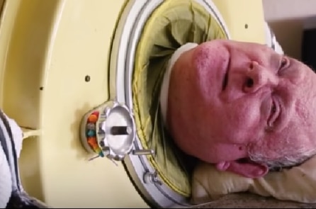 Người đàn ông bị nhốt trong chiếc phổi sắt suốt 70 năm từng làm luật sư