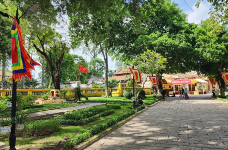 Vu vơ như lá rơi