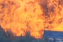 TQ: Nhà máy nổ lớn, lửa bốc thành hình “mây nấm” [VIDEO]