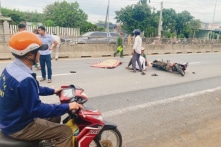 Quảng Ngãi: Hai cha con bị xe đầu kéo tông tử vong trên đường đến trường