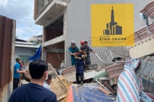 Vụ sập nhà 4 tầng ở TP.HCM: Một nạn nhân vẫn đang thở máy